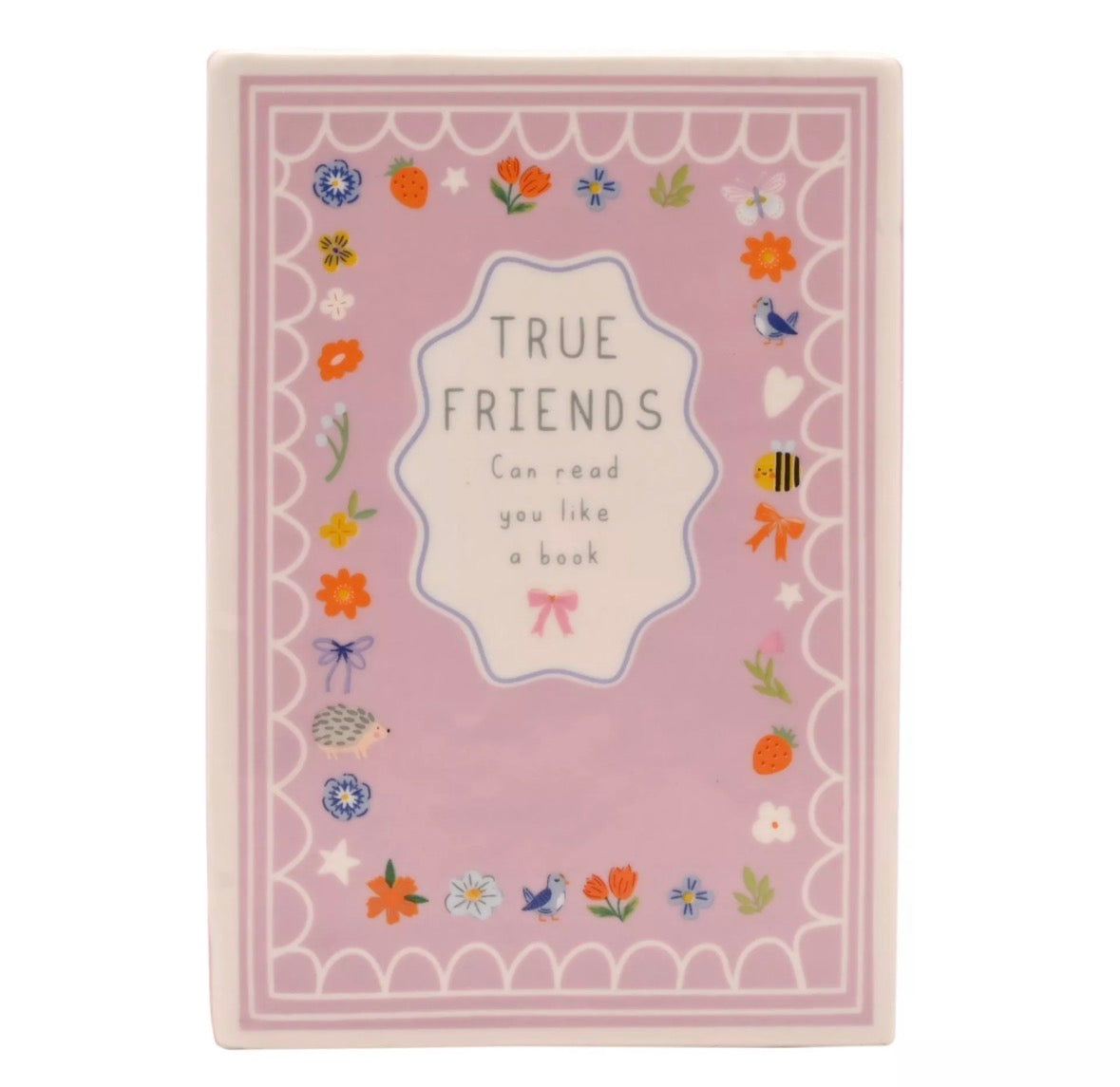 Boekvormige keramische vaas ‘True Friends’ uit de Love Life-collectie, speels en stijlvol, perfect als cadeau voor vrienden of interieurdecoratie