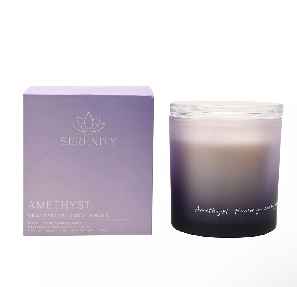 Kalmerende lavendelkleurige kaars voor serene en meditatieve sfeer – ideaal voor thuis of als geschenk