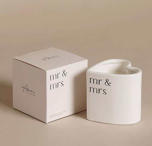 Amore Heart Candle kaars in hartvormige keramieken houder met elegante boodschap – perfect cadeau voor verloving, bruiloft of jubileum