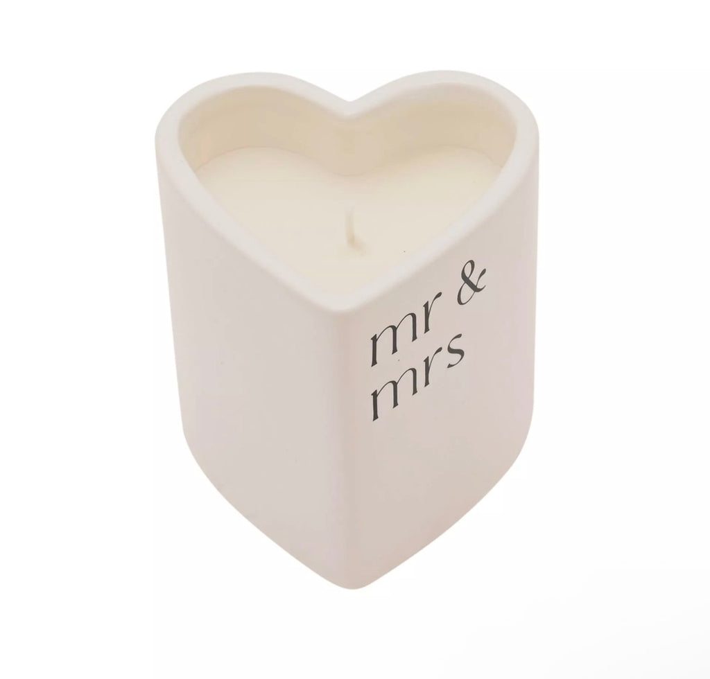 Hartvormige decoratieve kaars van AMORE met moderne schrijfletter op keramiek – sfeervol cadeau voor geliefden en feesten