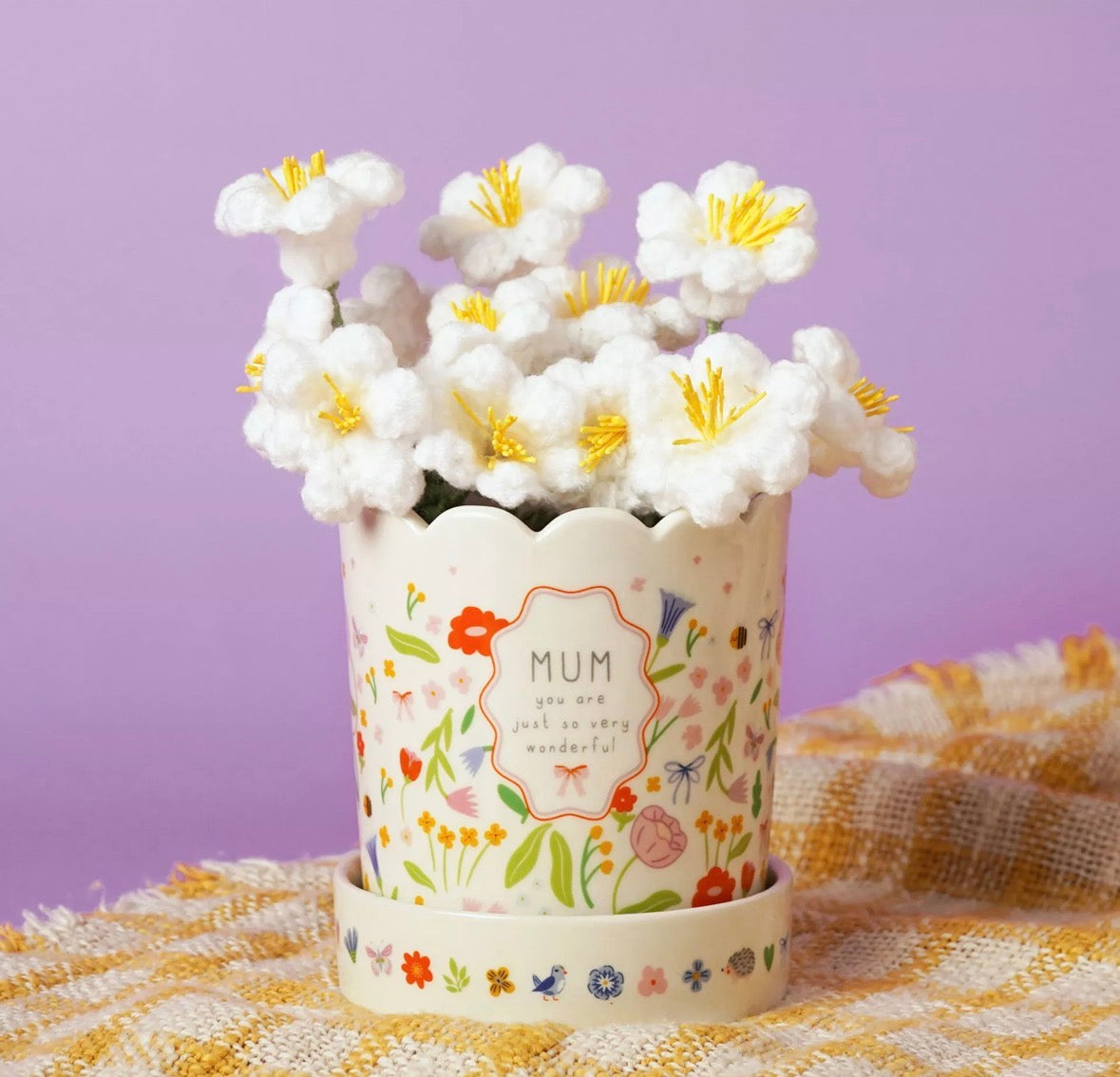 Love Life Plant Pot Mum, keramische plantenpot met kleurrijk design en betekenisvolle boodschap, ideaal voor kleine planten of kruiden