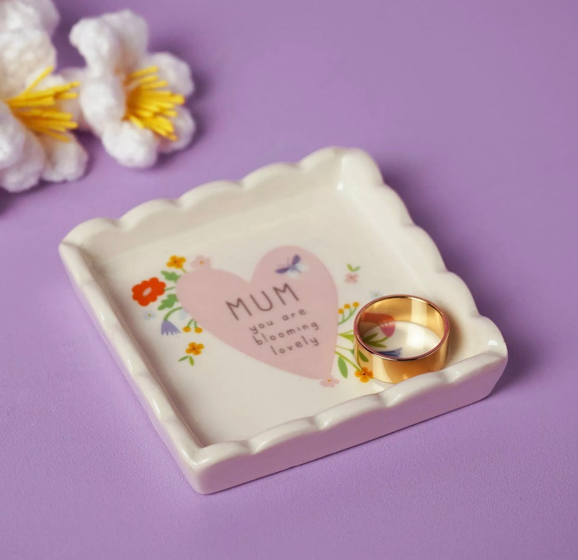 Love Life Schelpvormig Sieradenbakje – Mum keramisch bakje voor sieraden, sleutels en kleine spulletjes, ideaal als Moederdag cadeau.