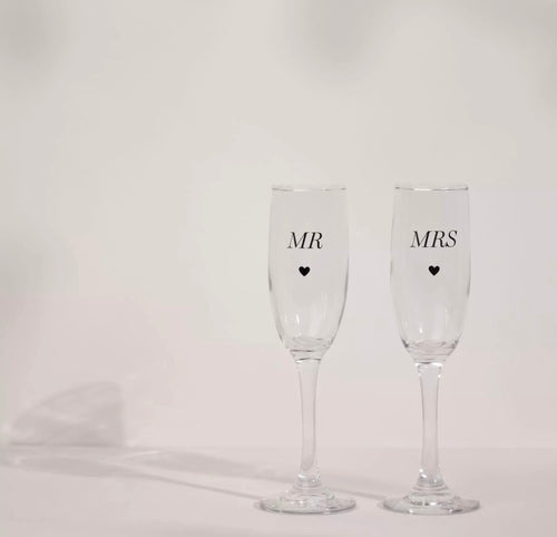 AMORE BY JULIANA® champagneglazen set ‘Mr & Mrs’ met zilverkleurige hotfoil en hartsymbool – perfect huwelijkscadeau